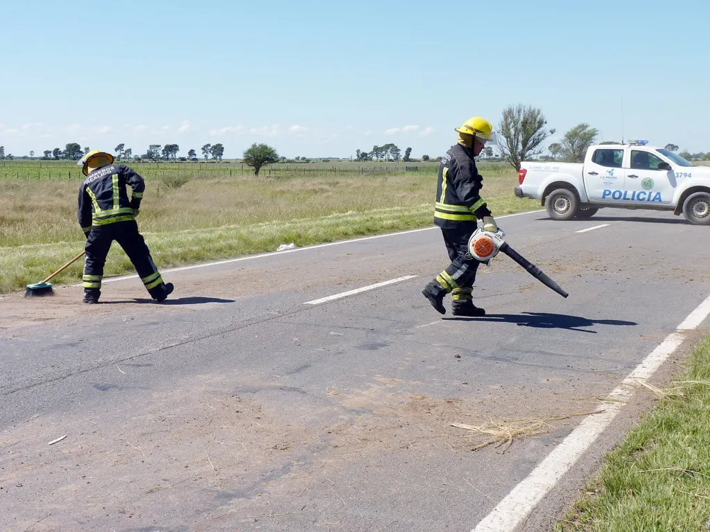 vuelco ruta 35 colegio agropecuario 5 FILE