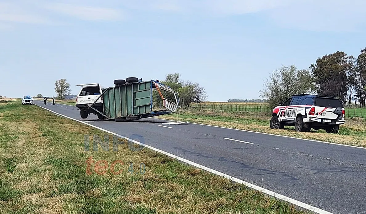 VUECLO CAMIONETA CON 3 TOROS 2 info