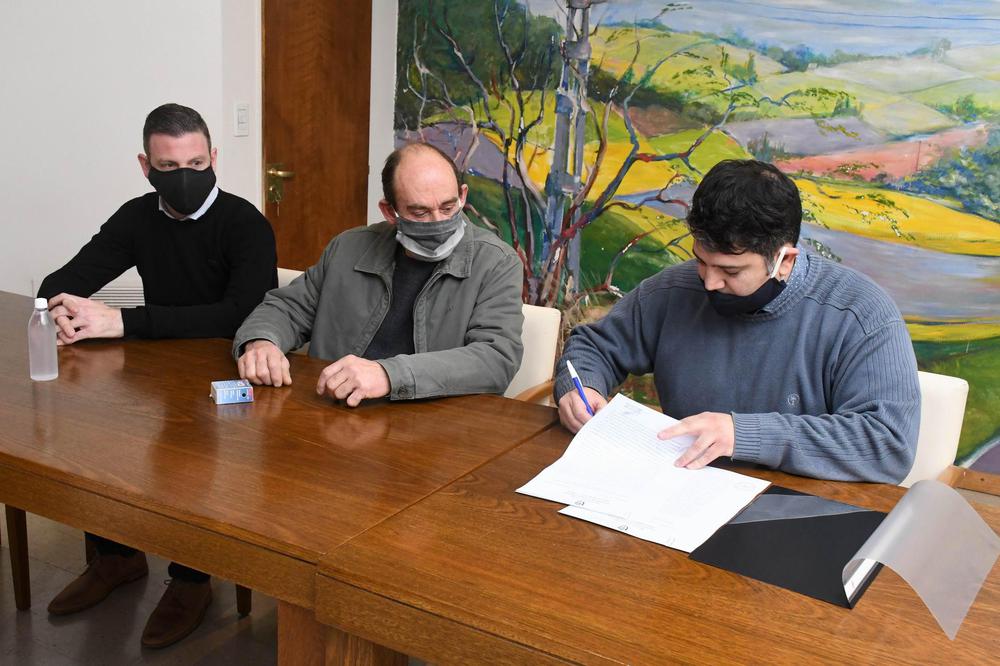 335554_resize-of-gus_4479