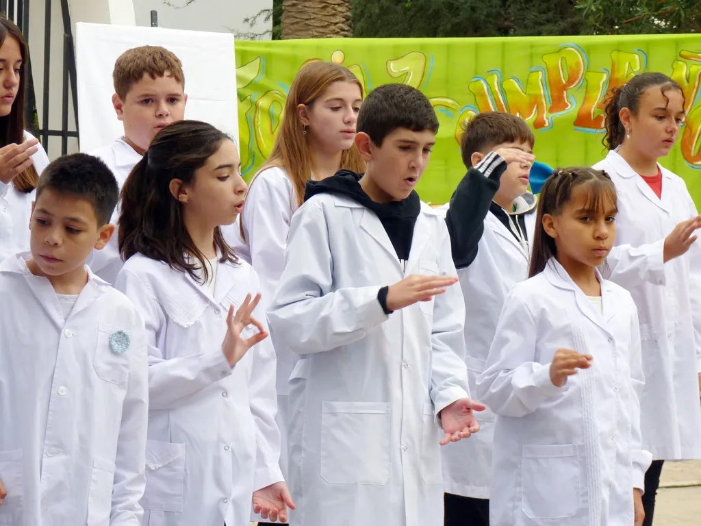 centenario escuela 222 acto formal 8 FILE