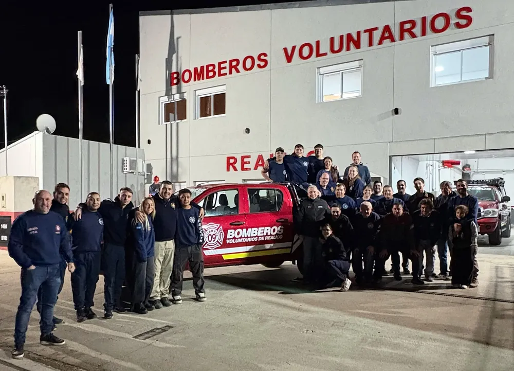 BOMBEROS REALICO CAMIONETA TOYOTA 2C