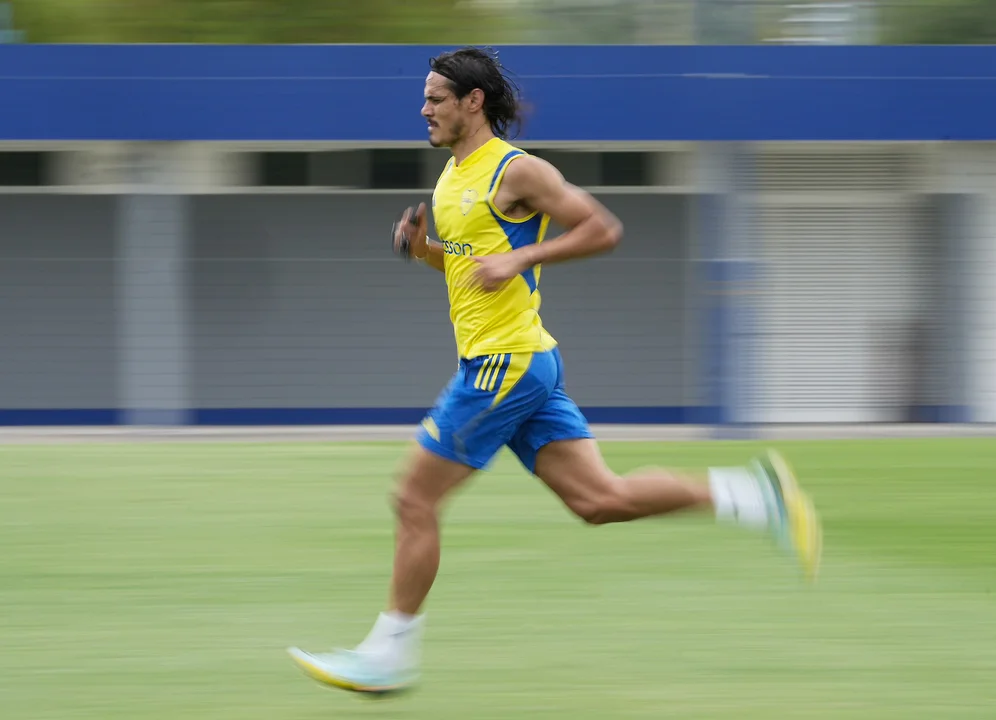 cavani entrenando