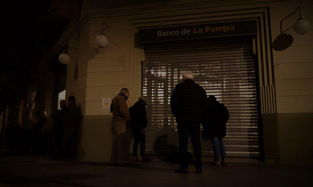 FILAS BANCOS SANTA ROSA 4