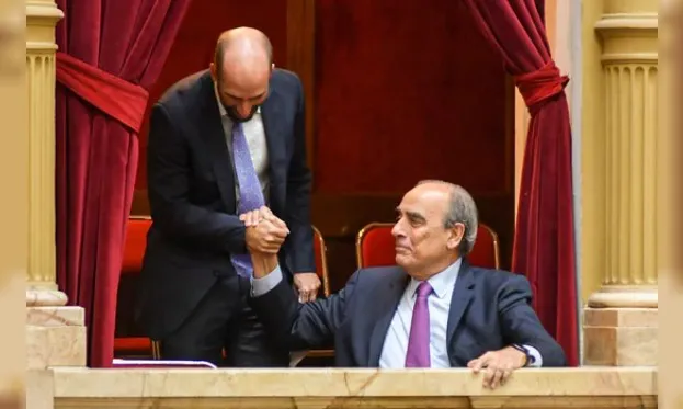 FRANCOS EN EL SENADO