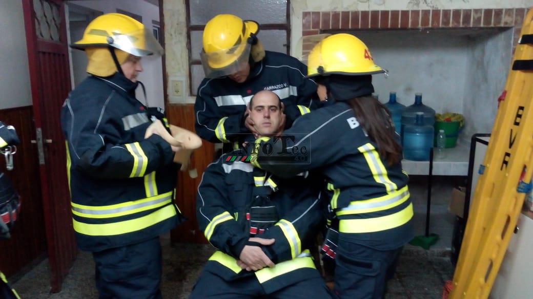 PERSONAL DE BOMBEROS VOLUNTARIOS DE REALICÓ ENTRENÓ ANOCHE