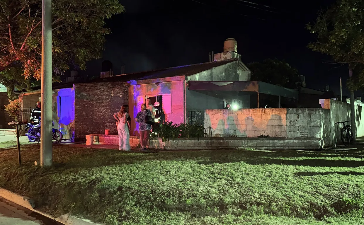 incendio vivienda rivadavia delucchi 4 FILE