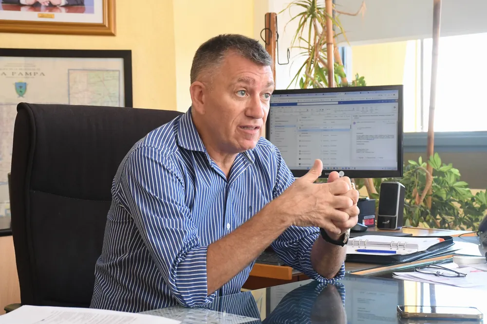 1009592_resize-of-gus_3270