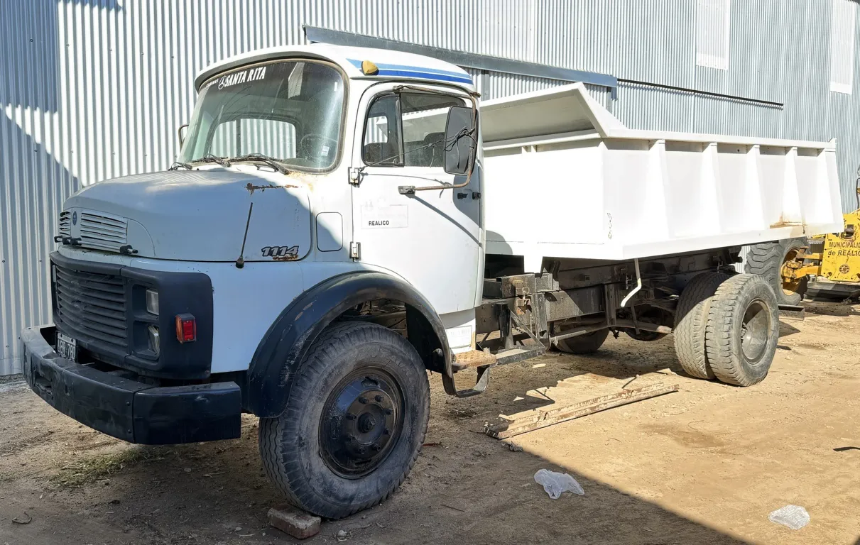 MAQUINARIA MUNICIPAL REALICO CAMION 1114 4 FILE