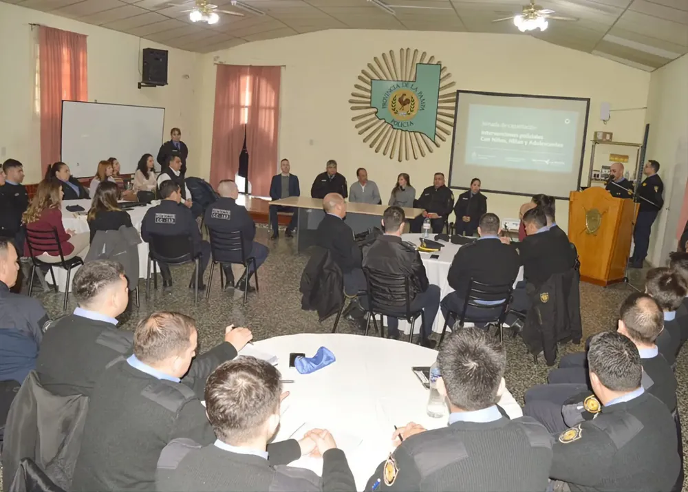 CAPACITACION POLICIA