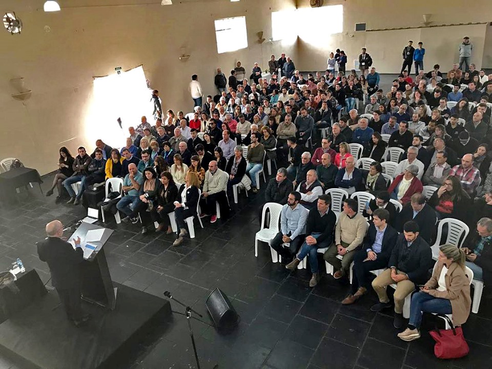 FUNCIONARIOS CON EL CANCIELLER 2