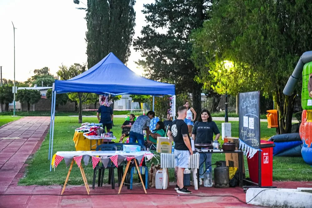MUSICA EN LA PLAZA QUETREQUEN 1