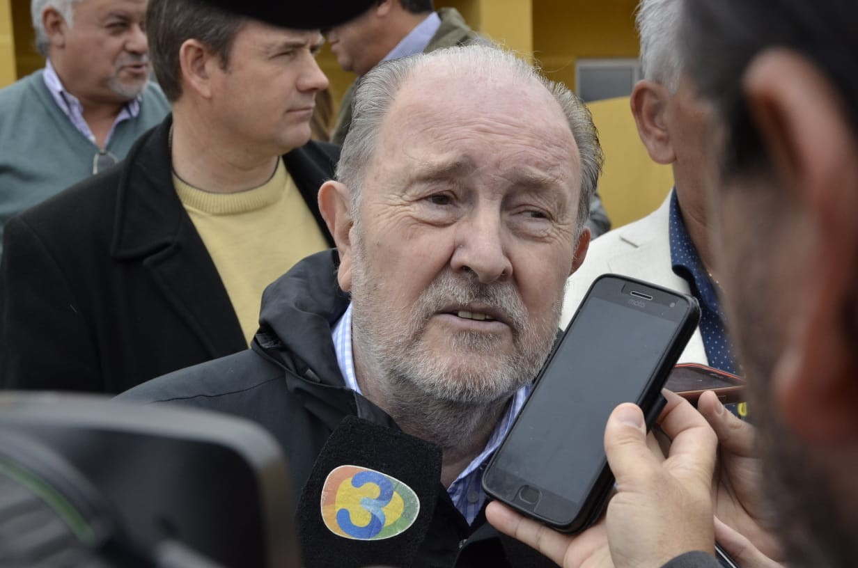 El gobernador dialogó con la prensa