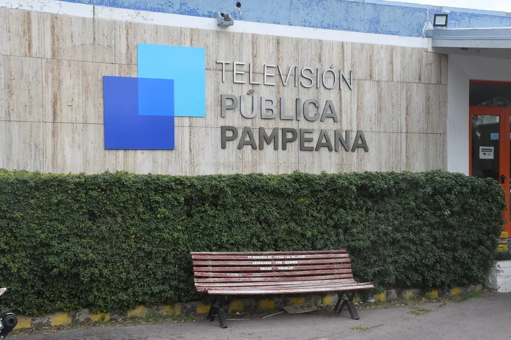 967491_967491_apn-gus_1838