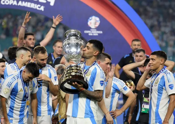 seleccionargentinacampeoncopaamerica23024-3