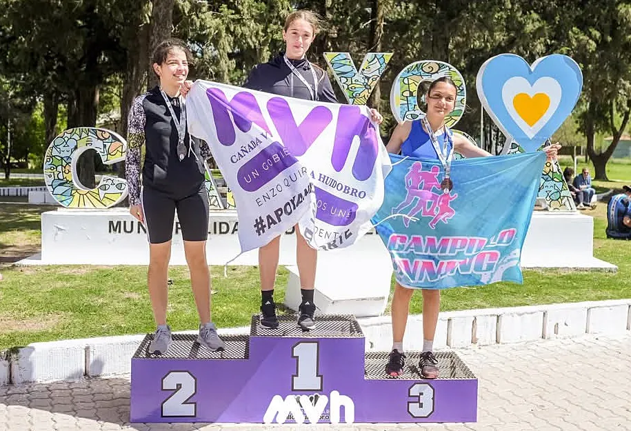 danna laucero villa huidobro runing podio