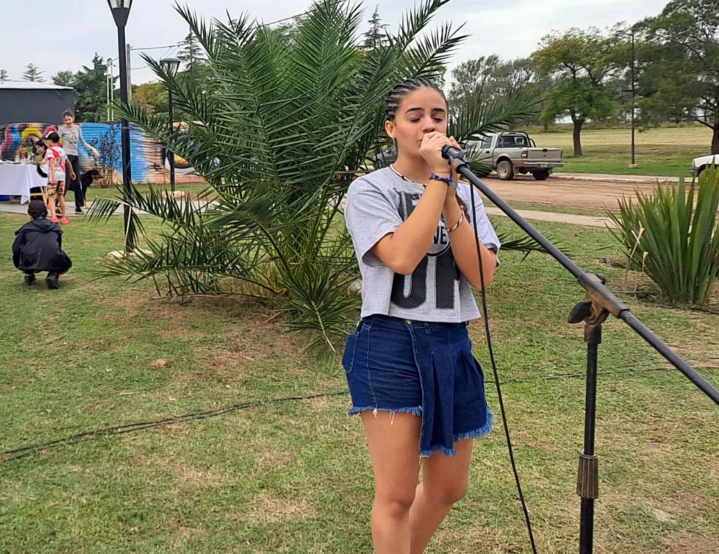 33566638-f119-495a-a07d-aa7e3ab08e31