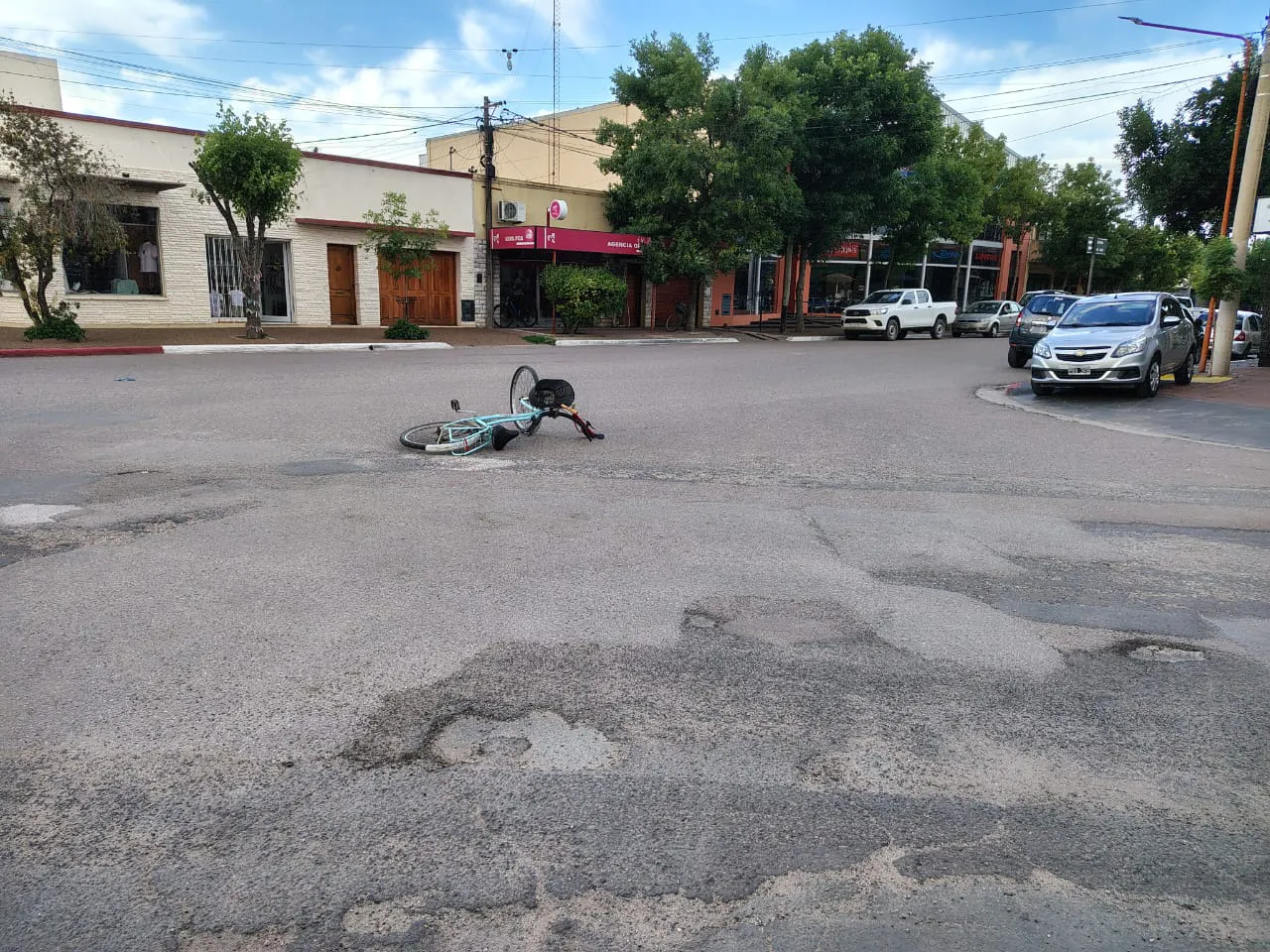 CICLISTA EMBESTIDA CASTEX
