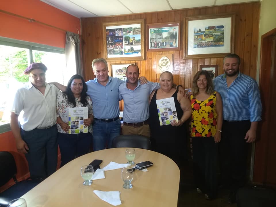 51202997_237463267205627_6100033997721567232_n