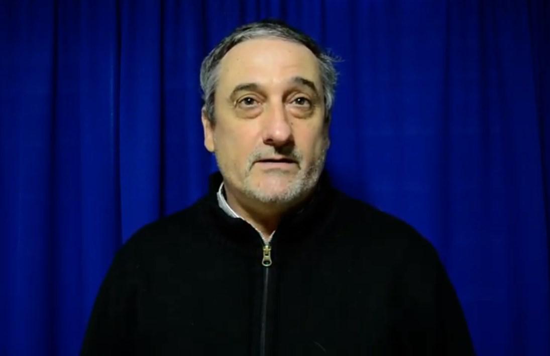 ARIEL BOGINO fondo azul.png