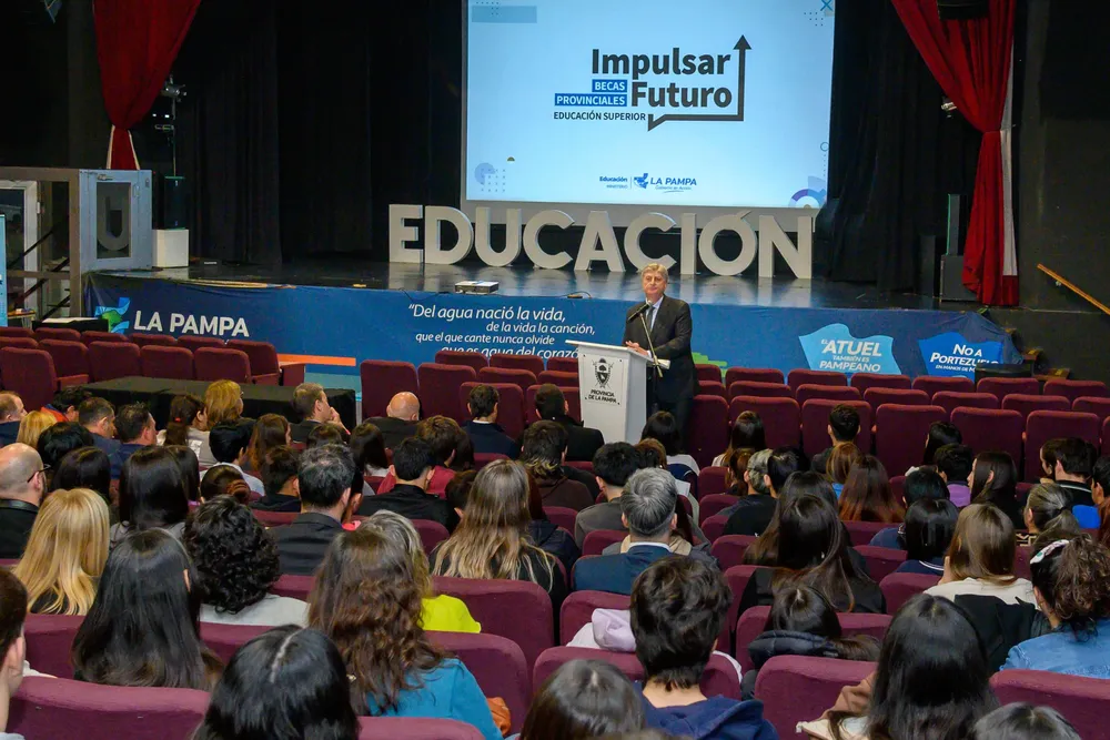 Becas impulsar futuro