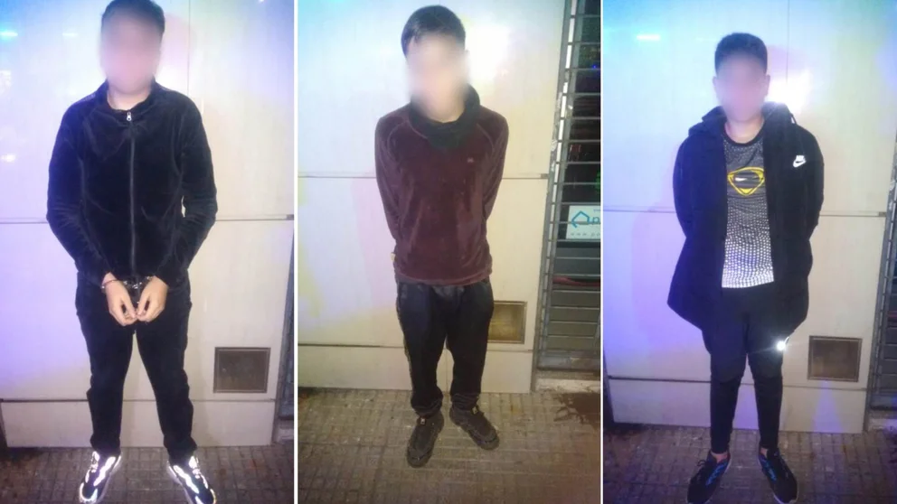 ROBAN CON ARMA DE JUGUETE
