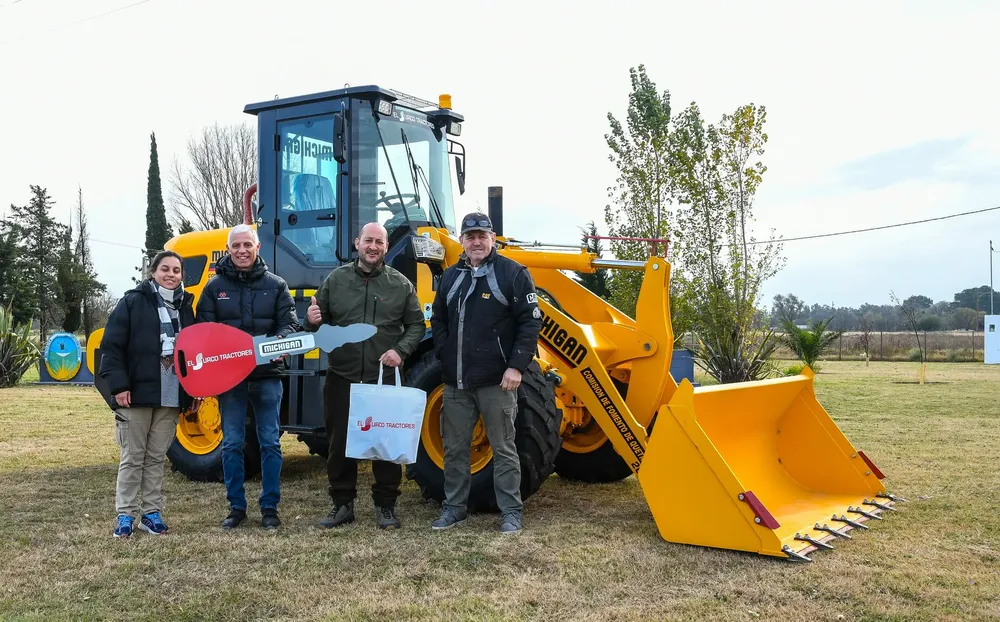 PALA CARGADORA QUETREQUEN 4