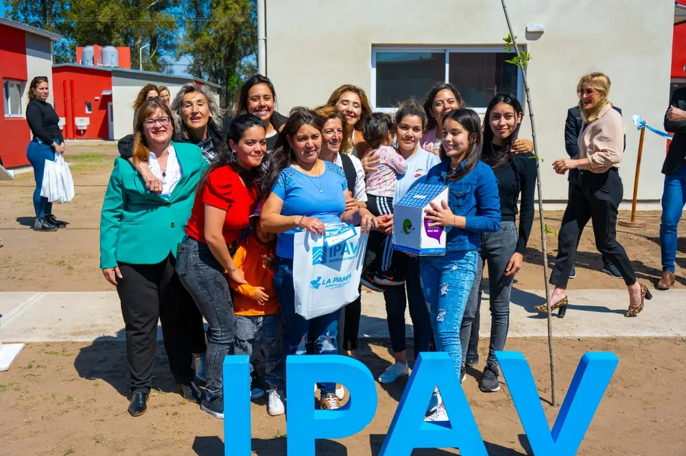 2b2a207e-2d03-49c6-a019-b94ec27caac4