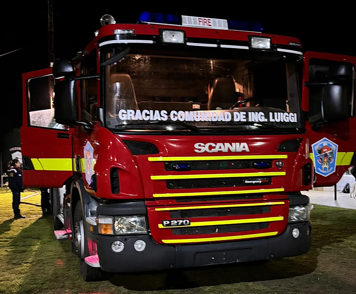 AUTOBOMBA BOMBEROS LUIGGI UNIDAD 19 1