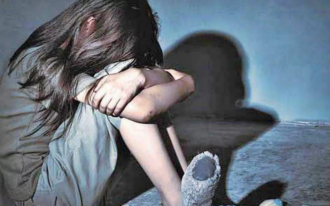 maltrato infantil niña
