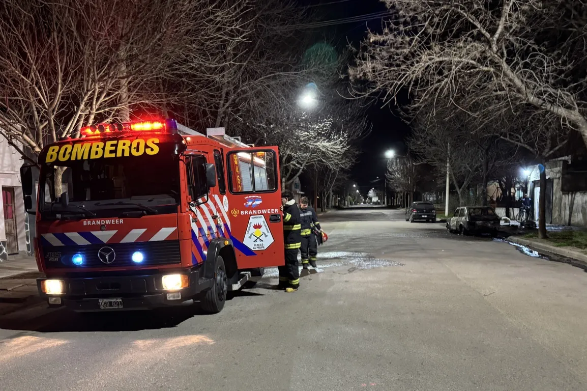 INCENDIO FIAT 147 1 FILE