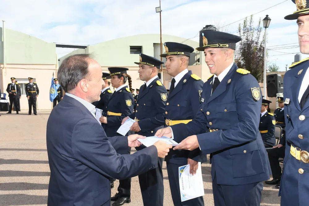 741421_resize-of-gus_9479