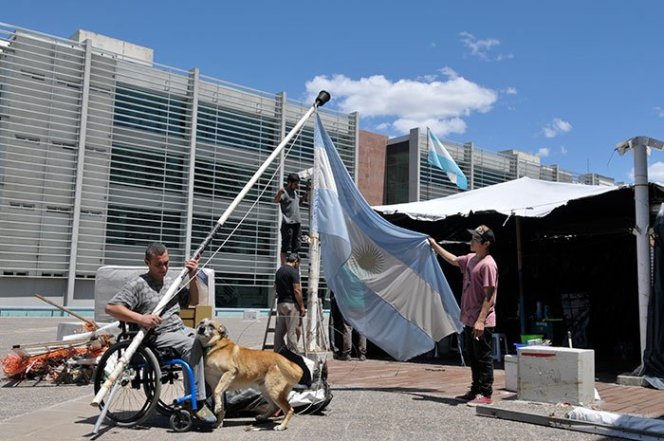 levantando la carpa