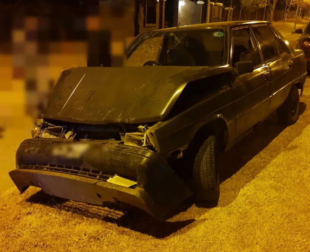 renault 9 chocado