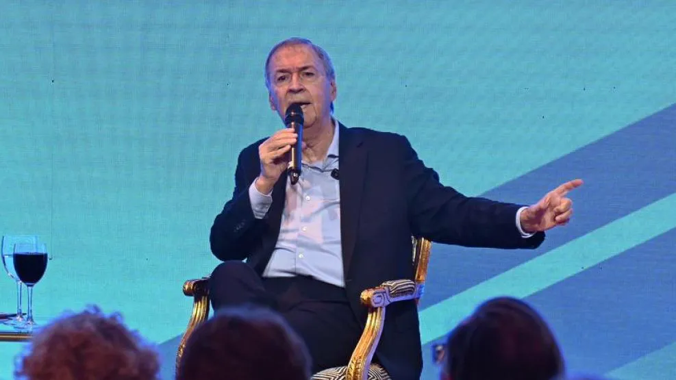 juan-schiaretti-en-dialogos-de-la-fundacion-mediterranea-2092465