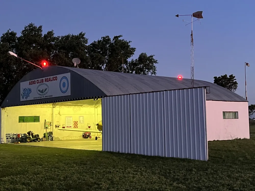 baliza obstaculo roja aerodromo realico 2 (FILEminimizer)