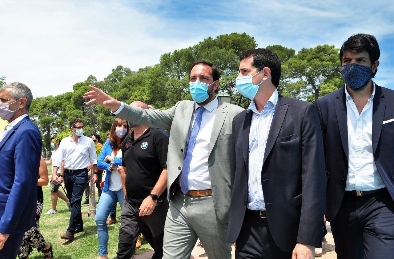 Di Napoli con funcionarios nacionales