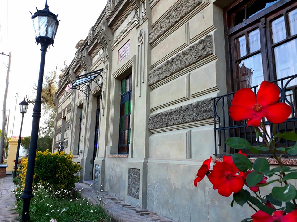 VILLA SARITA FRENTE CON ROSA