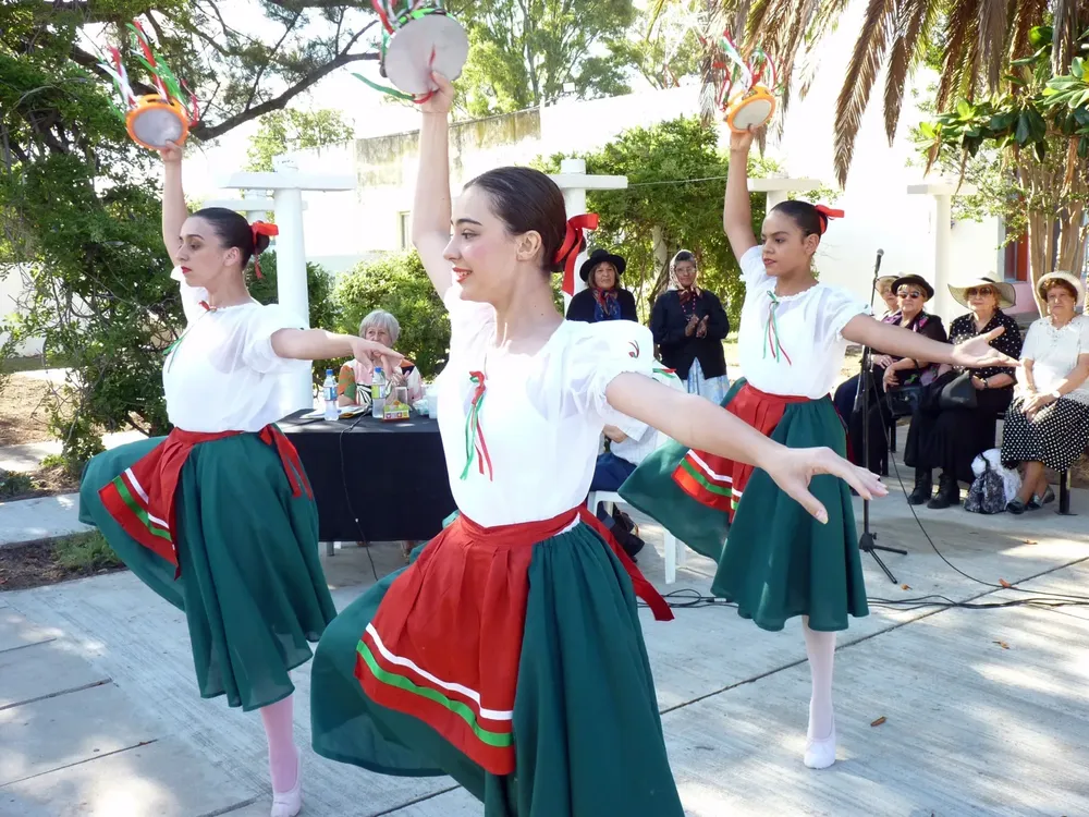 plaza abuelos joviales 6 (FILEminimizer)