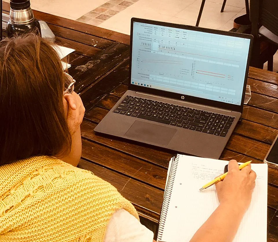 a CHARLA JORGE TOSELLI 7