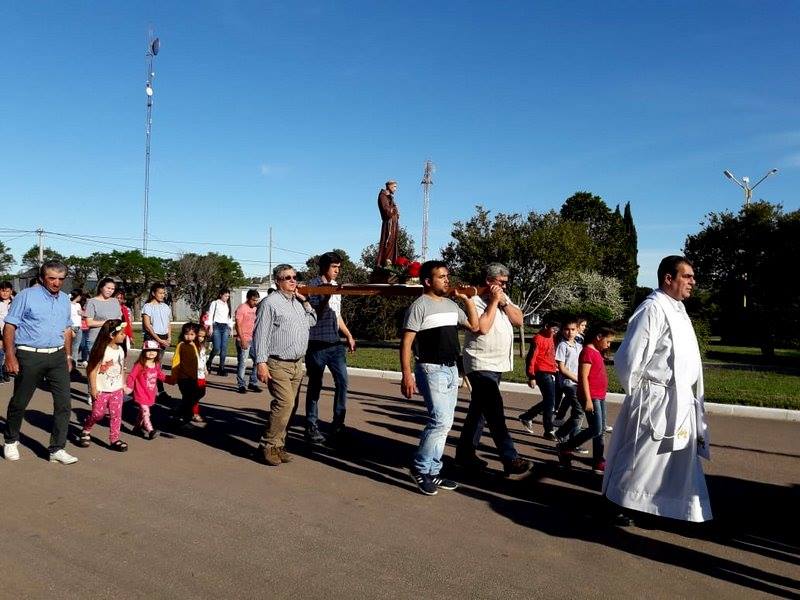 43360931_1917688111659047_6207928000013402112_n