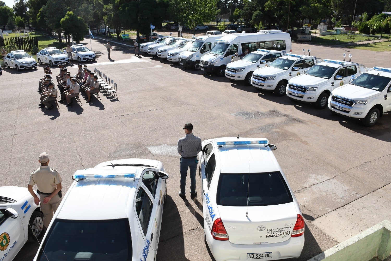 ENTREGA VEHICULOS A LA POLICIA