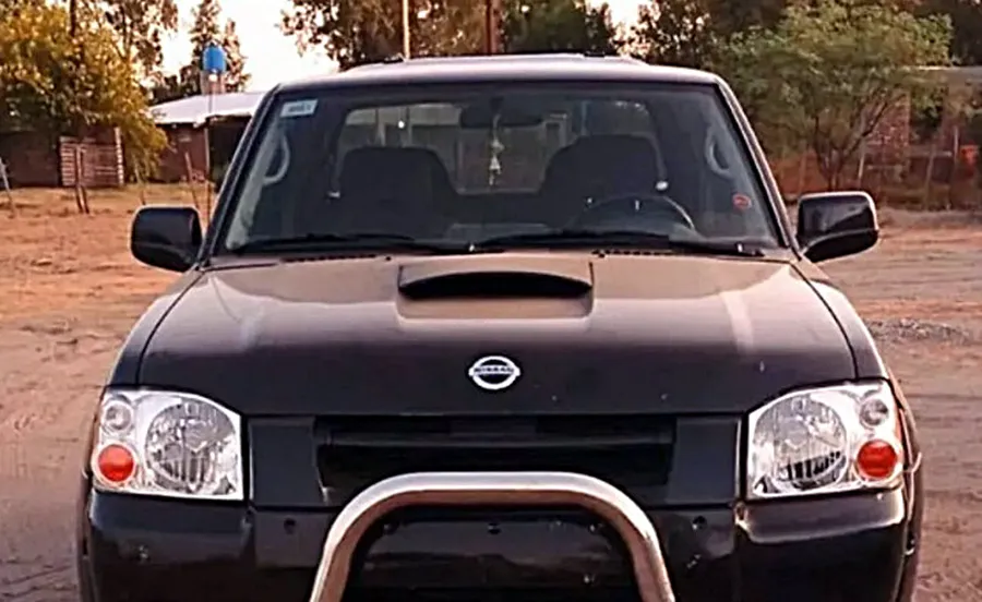 NISSAN ROBADA