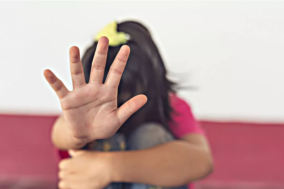 NIÑA GOLPEADA