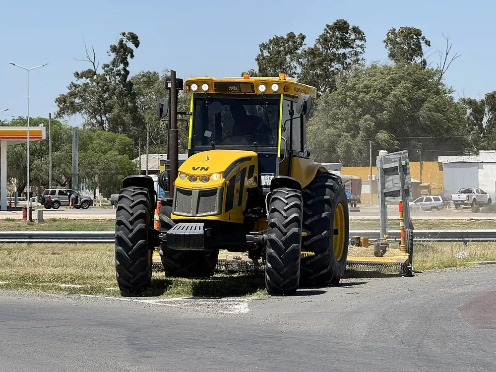 TRACTOR VIALIDAD NACIONAL 1 C