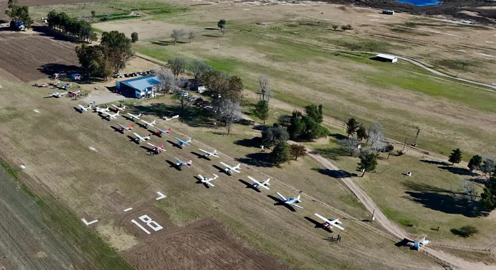 AEROCLUB ALVEAR 33 FILE
