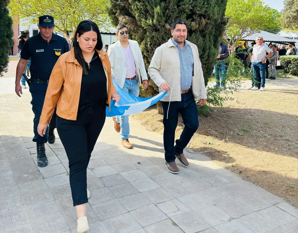 edeba126-b123-4f4c-b8a3-1d8e0711a7ad