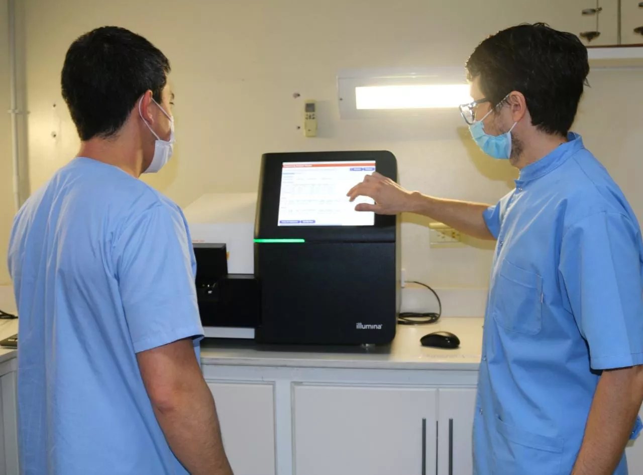 equipo de secuenciación genómica
