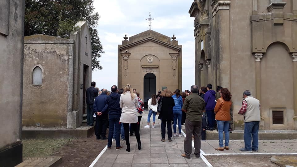 CEMENTERIO BENDICIÓN CAPILLA PARERA 1