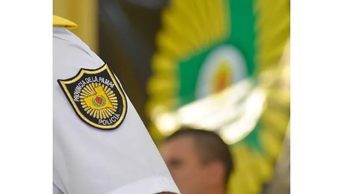 PoliciaLaPampa_escudo_efectivo_21abril2018