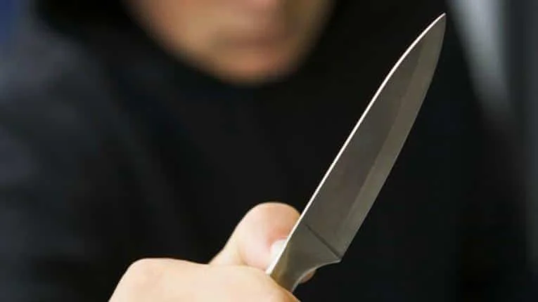 robo cuchillo